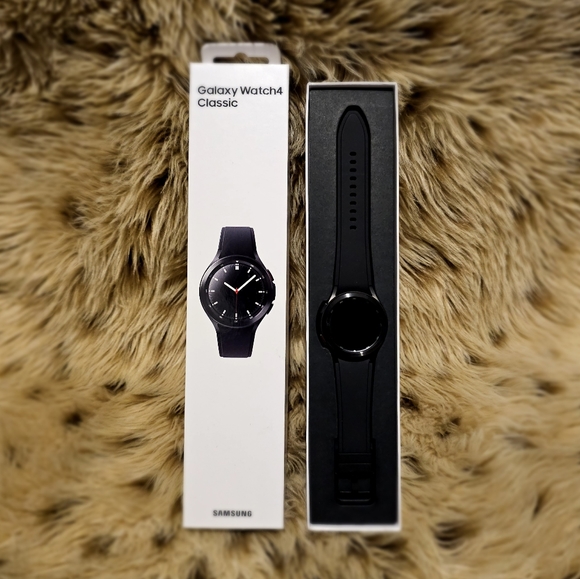 Samsung Galaxy Watch 4 Classic - Picture 1 of 2
